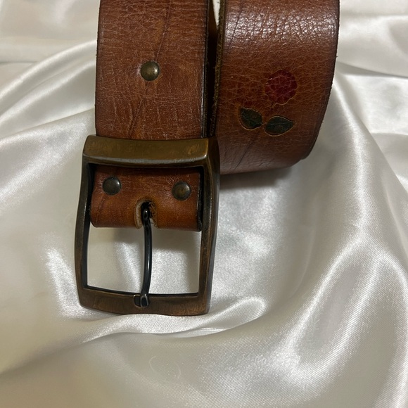 The Unbranded Brand Accessories - Elegant Brown Leather Women's Belt